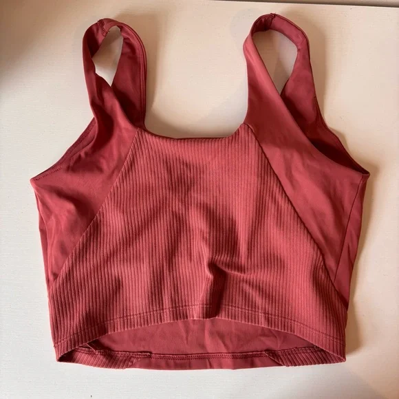 Women's Old Navy Pink Activewear Crop Top - Picture 2 of 3